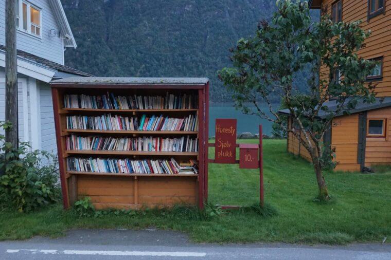 Il paradiso dei lettori esiste: a Mundal 280 abitanti vivono immersi tra i libri