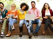Millennials: chi sono e che problemi hanno? Le parole di Simon Sinek 