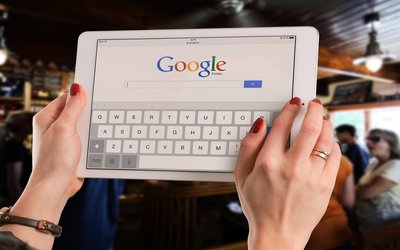 Le parole più cercate su Google nel 2022: qual è il loro significato?