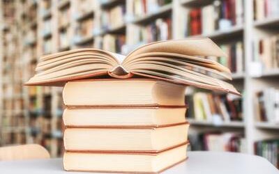 I 10 libri di narrativa italiana più venduti del momento: la classifica settimanale