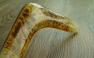 Chi la fa l'aspetti: significato e origine del modo di dire