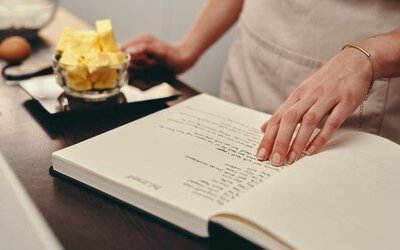Cucina e letteratura: romanzi da leggere con ricette incorporate