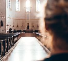 Amen: cosa significa, da dove deriva e usi traslati