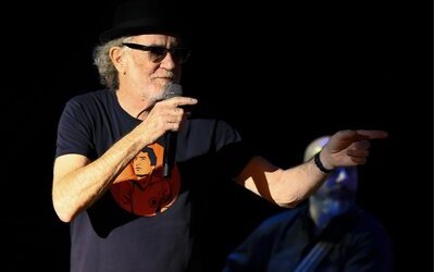 “Viva l'Italia”, l'inno anti-retorico di Francesco De Gregori: testo e significato