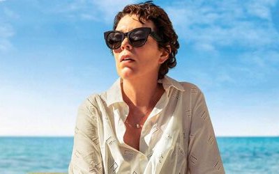 “La figlia oscura”, il film tratto dal romanzo di Elena Ferrante: trama e recensione