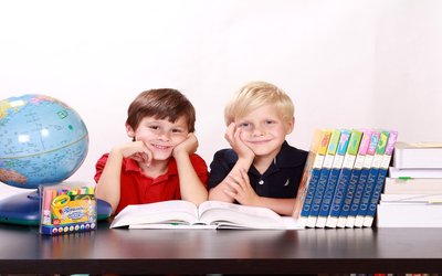“Il primo giorno di scuola” di Gianni Rodari: testo e analisi della filastrocca