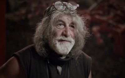 Mauro Corona: brutto incidente in montagna per lo scrittore